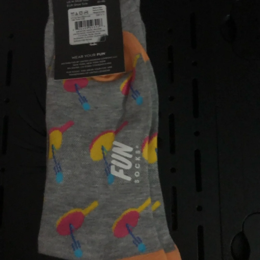 Ping pong lover fun Socks Men’s Gray Novelty Dress Crew Socks
